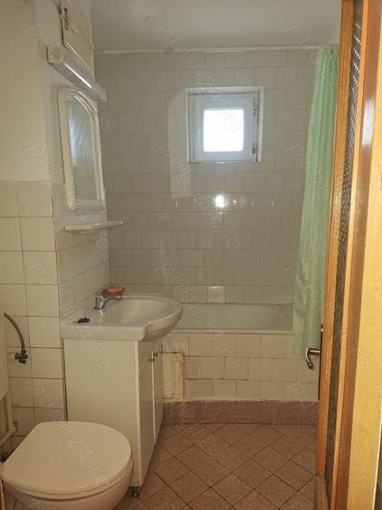 Apartament cu 3 camere decomandat în Obor