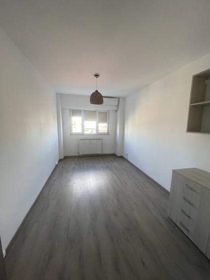 Apartament cu 3 camere decomandat, mobilat în Ultracentral