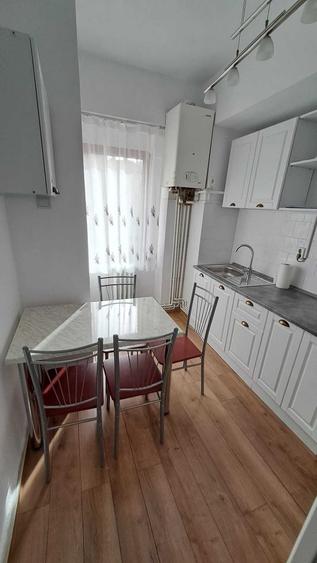 Apartament cu 2 camere decomandat în Exterior Vest
