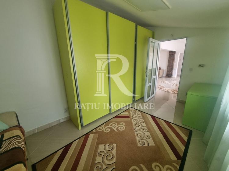 Casă individuală cu 4 camere cu Canalizare în Cristur