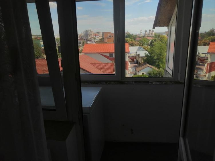 Apartament cu 3 camere semidecomandat în Central