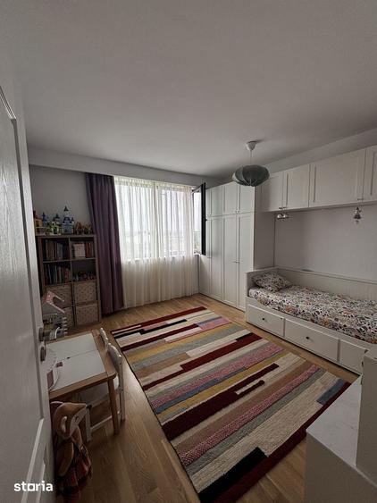 Casă cu 5 camere cu Teren 265 Mp în Mogoșoaia