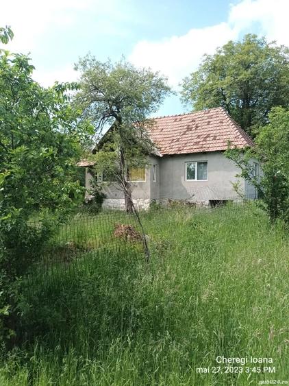 Casă cu 2 camere cu Teren 6200 Mp în Glăjărie