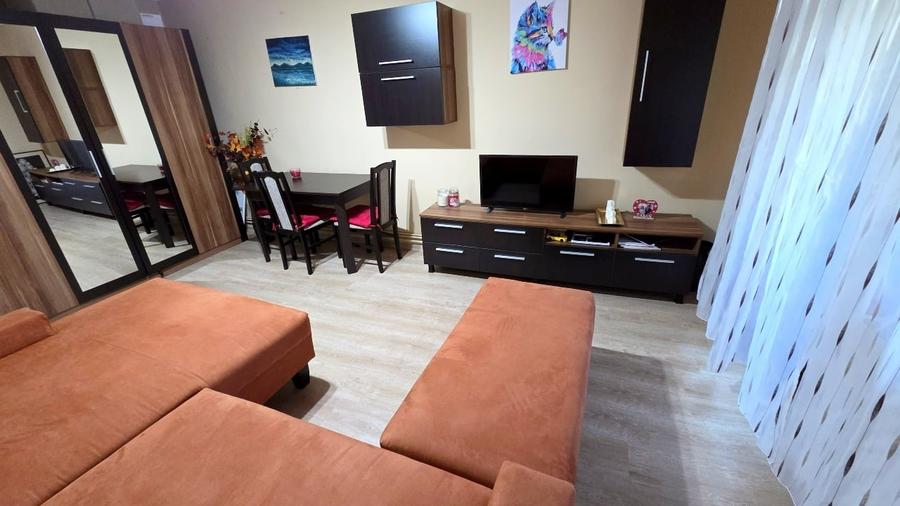 Apartament cu 3 camere decomandat, mobilat în Aradului