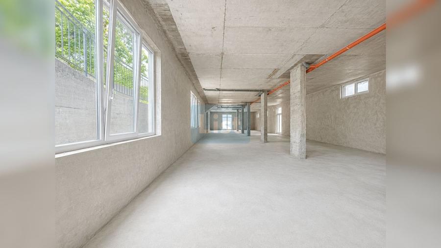 Spațiu comercial, de 177 mp, în Florești