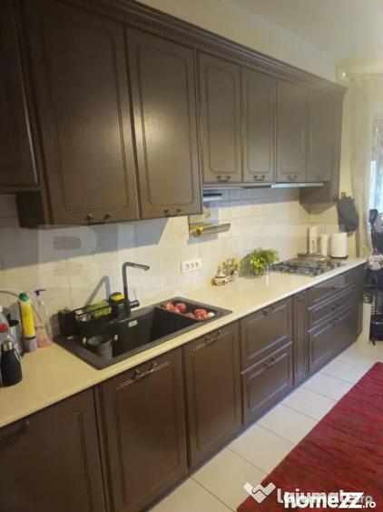 Casă cu 7 camere cu Teren 1170 Mp în Central