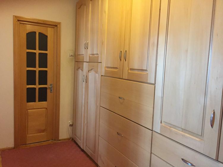 Apartament cu 3 camere decomandat în Independenței