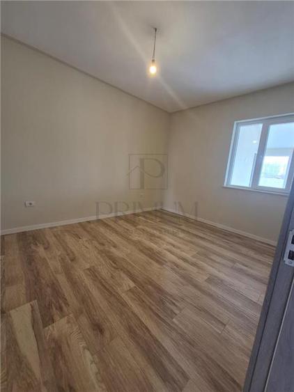 Duplex cu 4 camere cu Canalizare în Ghiroda