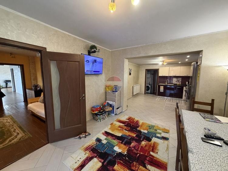 Casă individuală cu 4 camere cu Teren 2500 Mp în Bolotești