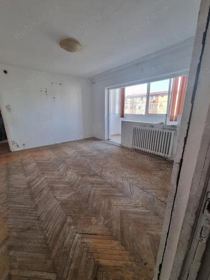 Apartament cu 2 camere semidecomandat în Dâmbovița