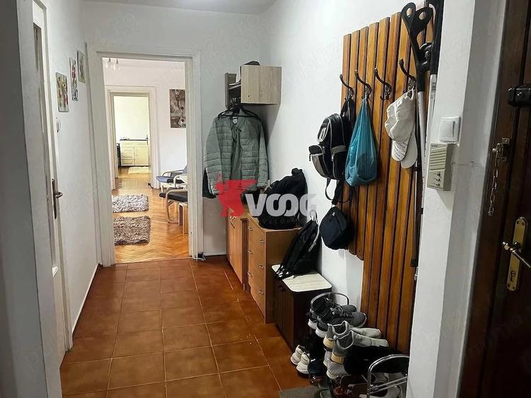 Apartament cu 3 camere semidecomandat în Olimpia-Stadion