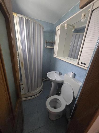 Apartament cu 3 camere semidecomandat în Est