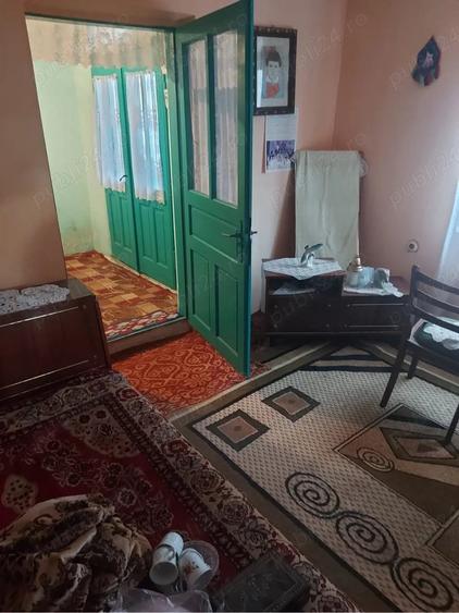 Casă cu 4 camere cu Teren 1450 Mp în Ștorobăneasa