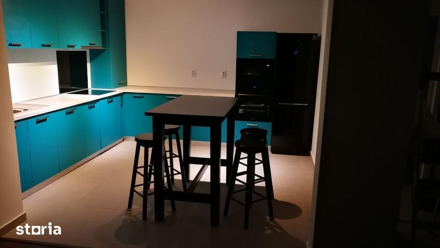 Apartament cu 3 camere decomandat în Dârste