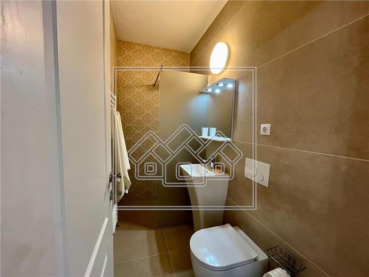 Apartament cu 3 camere nedecomandat în Trei Stejari