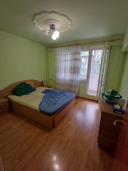 Apartament cu 3 camere decomandat în Theodor Pallady