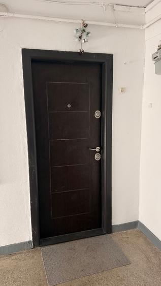 Apartament cu 4 camere decomandat în Sud-Vest
