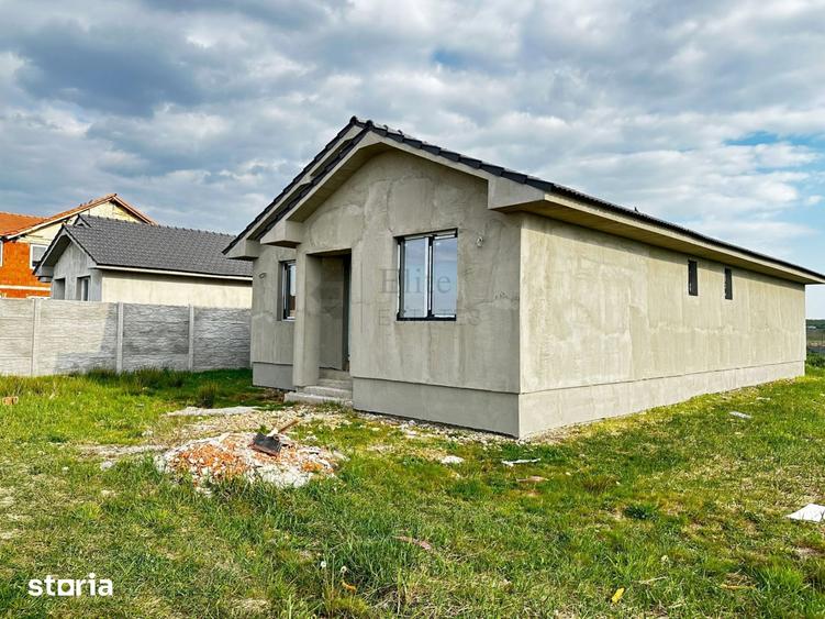 Casă cu 4 camere cu Teren 500 Mp în Sânmartin