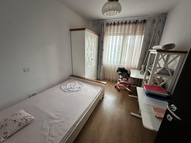 Apartament cu 3 camere în Păcurari