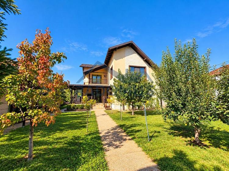 Casă individuală cu 6 camere cu Canalizare în Bereasca