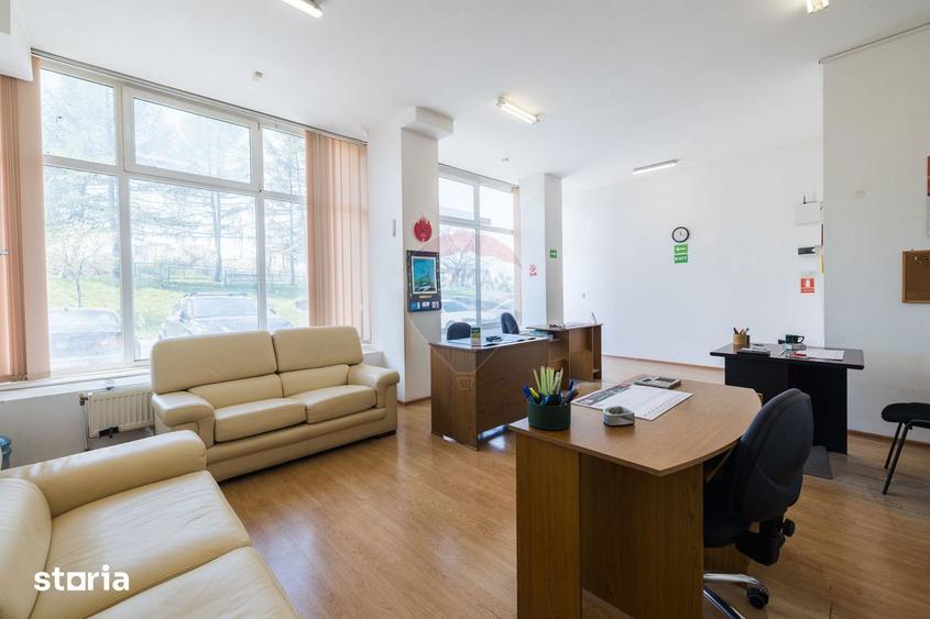Spațiu comercial, de 38 mp, în Tractorul