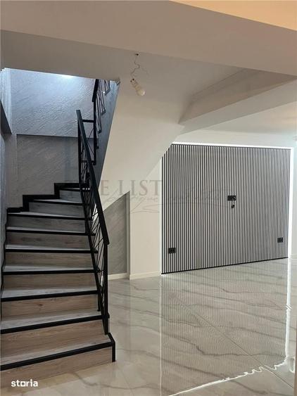 Casă cu 4 camere în Odăi