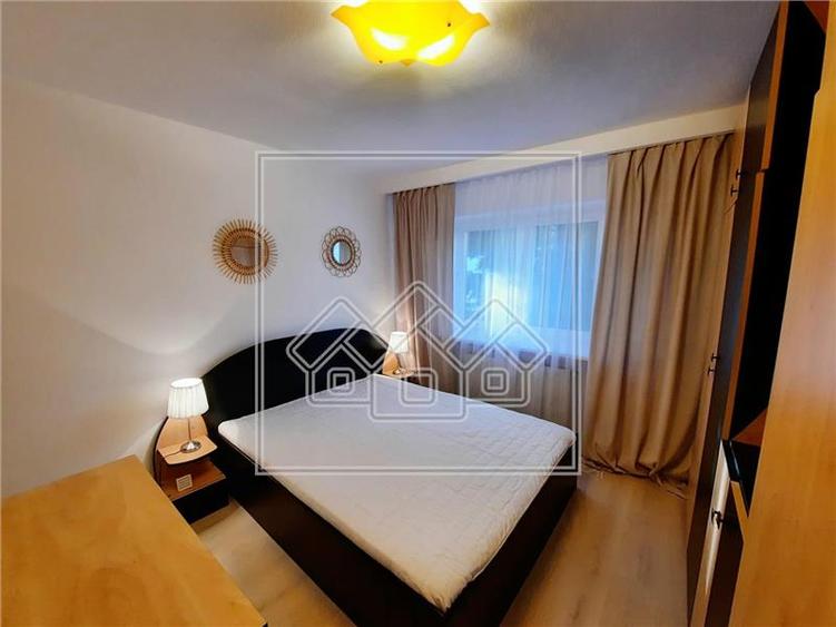 Apartament cu 3 camere decomandat în Ștrand