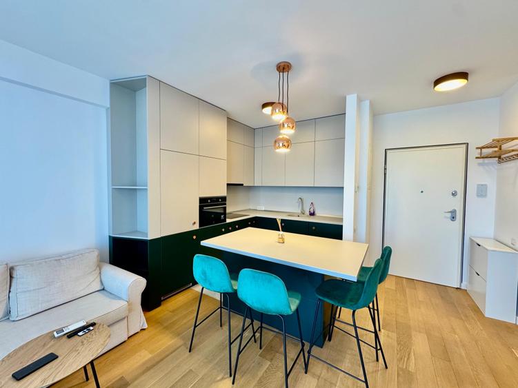 Apartament cu 2 camere semidecomandat, mobilat în Timpuri Noi