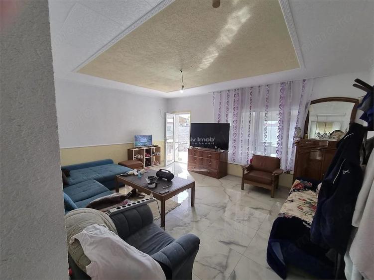 Casă cu 5 camere cu Teren 350 Mp în Variaș