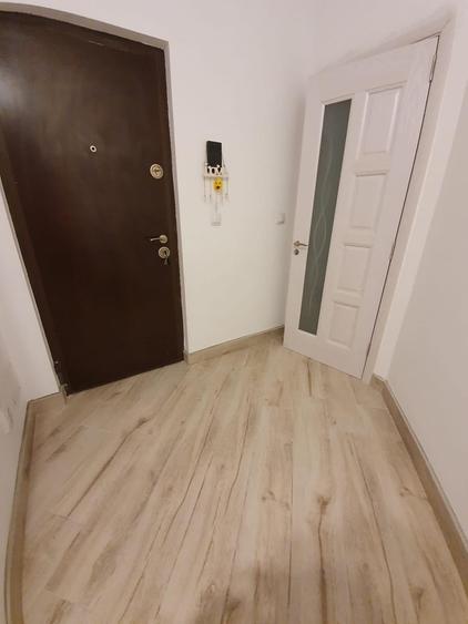 Apartament cu 2 camere semidecomandat în Fundeni