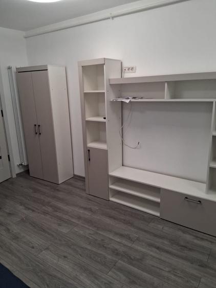 Garsonieră decomandată în Central