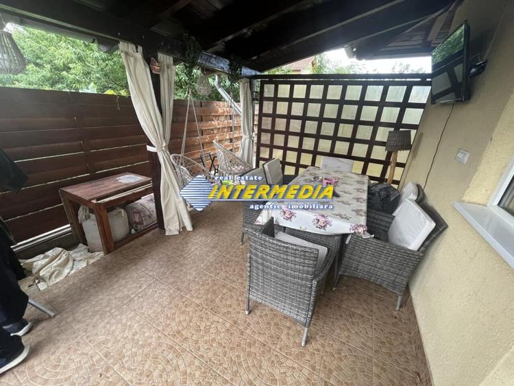 Casă individuală cu 3 camere cu Canalizare în Cetate