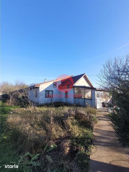Casă cu 4 camere cu Teren 2500 Mp în Agigea