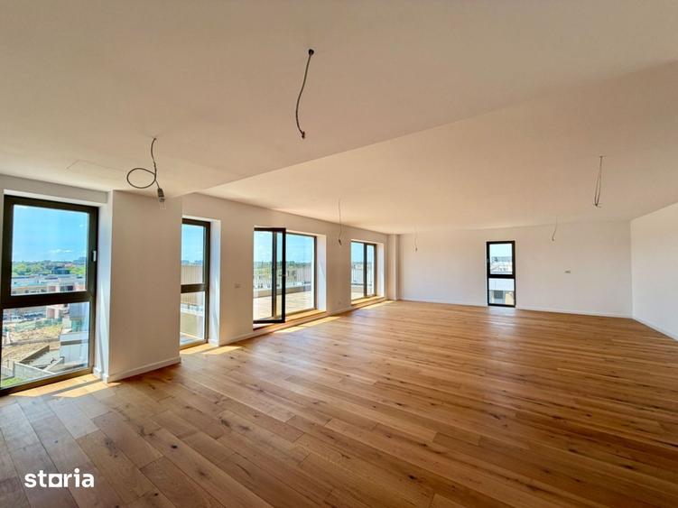 Penthouse cu terasa spectaculoasa ?i vedere la lac / 260 mp - 2
