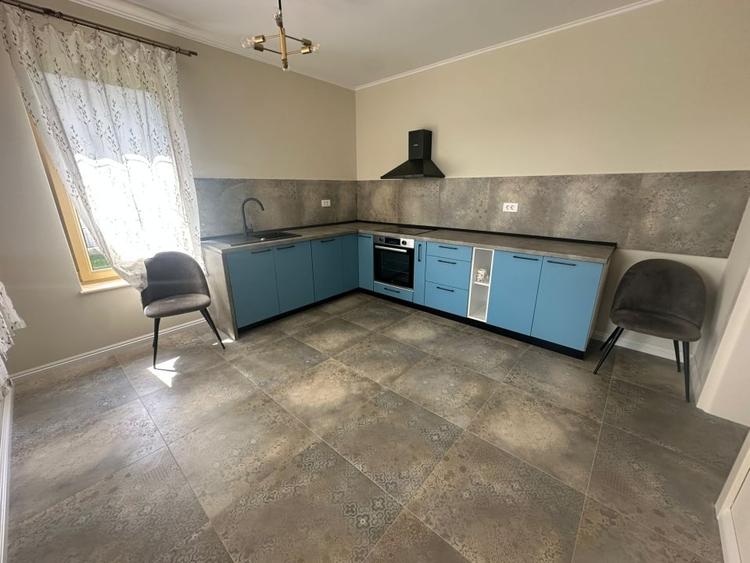Casă individuală cu 4 camere cu Canalizare în Micești