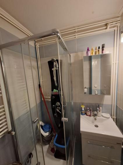 Apartament cu 4 camere decomandat, mobilat în Poarta 6