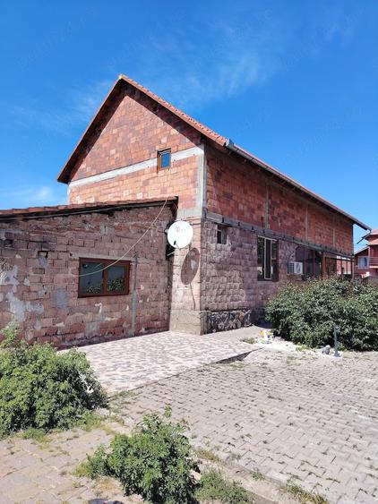 Casă cu 3 camere cu Teren 547 Mp în Central