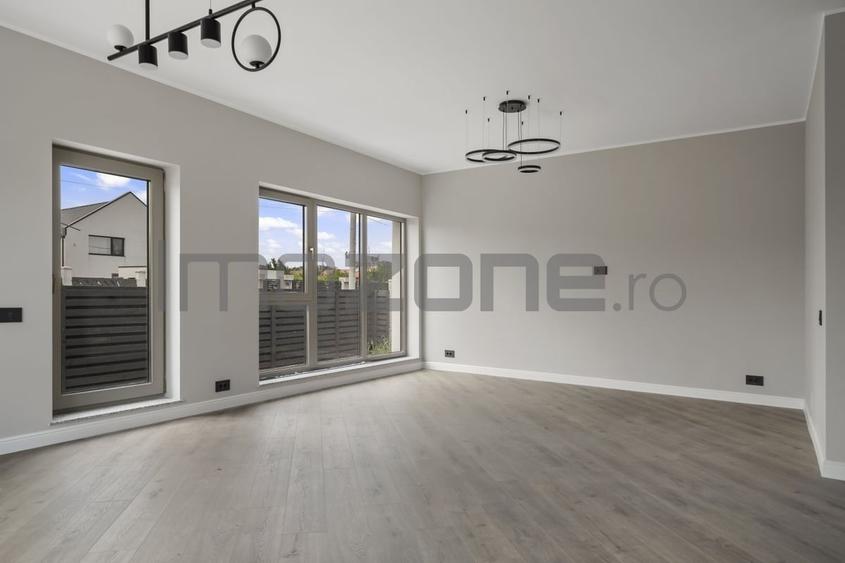 Casă cu 4 camere cu Teren 350 Mp în Ferme