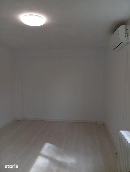 Apartament cu 2 camere decomandat în Berceni