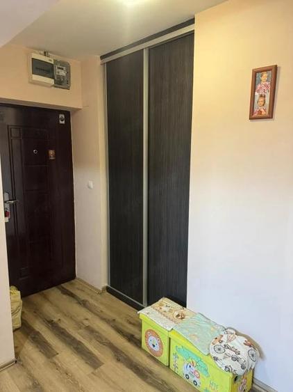 Apartament cu 3 camere decomandat în Iosia