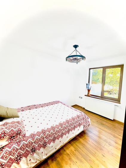 Casă individuală cu 7 camere cu Garaj în Alexandru cel Bun