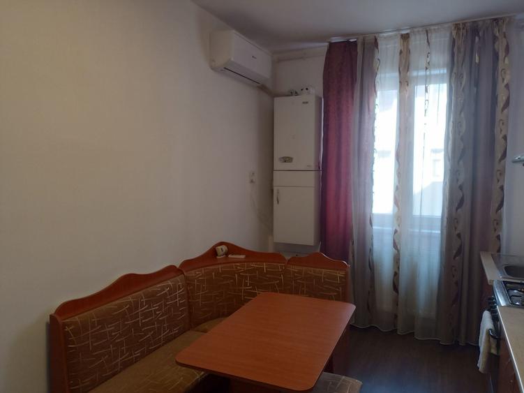 Apartament cu 2 camere decomandat în Exterior Vest