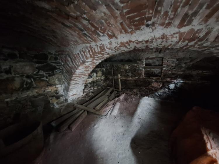 Casă individuală cu 3 camere cu Canalizare în Vinerea