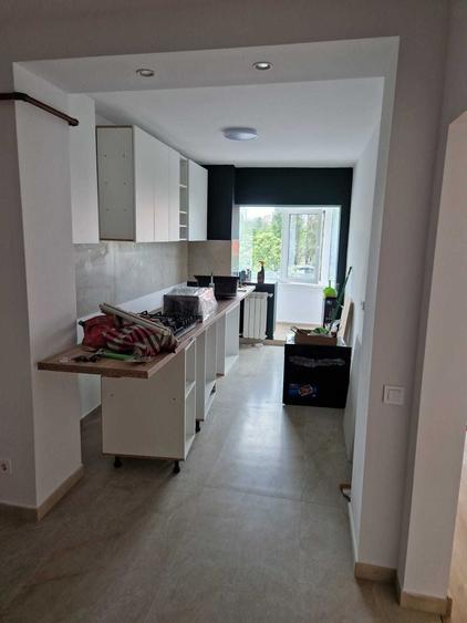 Apartament cu 3 camere decomandat în Splaiul Unirii