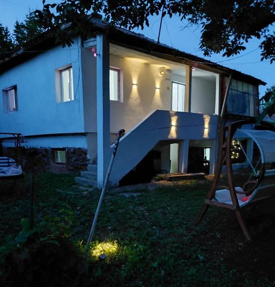 Casă cu 3 camere cu Teren 2500 Mp în Central