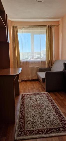 Apartament cu 3 camere decomandat, mobilat în Mircea cel Bătrân