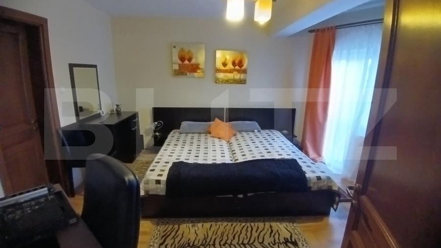 Casă individuală cu 7 camere cu Canalizare în Cetate