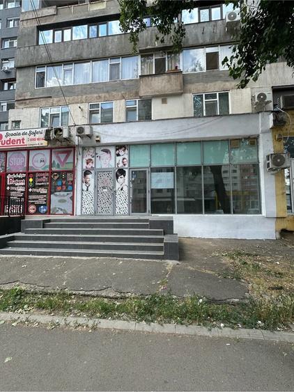 Spațiu comercial, de 65 mp, în Micro 18
