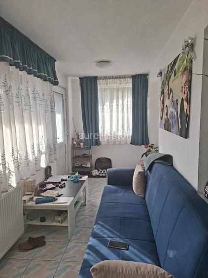 Casă cu 2 camere cu Teren 1000 Mp în Hoisești