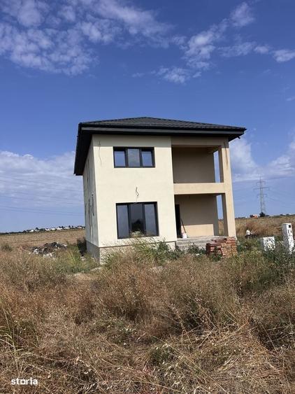 Casă cu 4 camere în Vidra